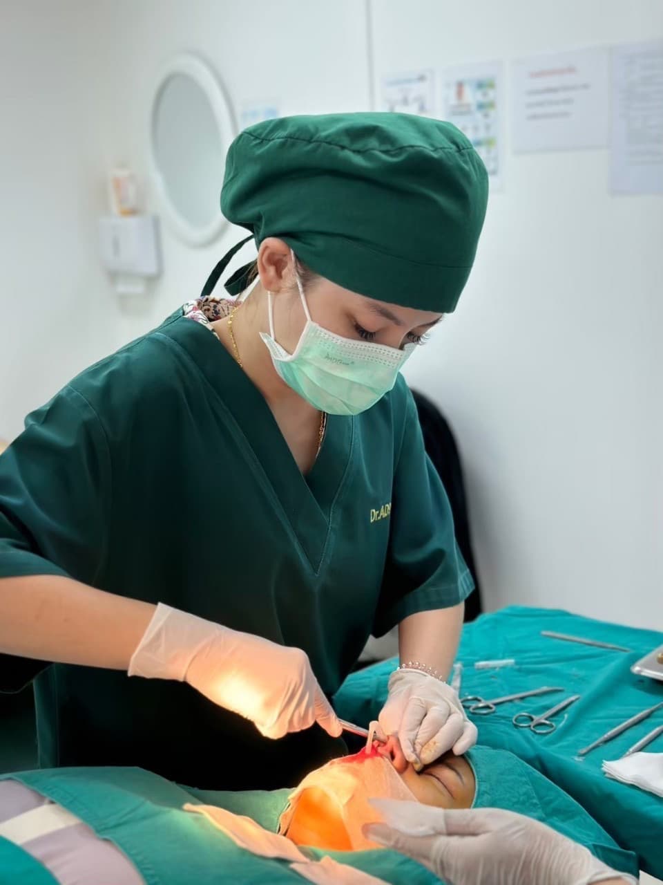 ภาพการปฏิบัติงานภายใน AD9 Clinic